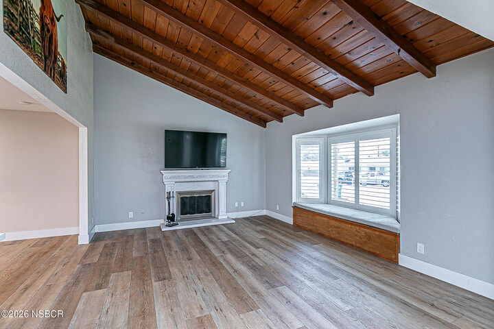 Property Photo: 4604 Laurelwood Drive CA 93455
