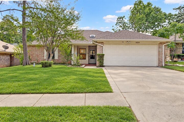 Property Photo:  3856 Double Oak Lane  TX 75061 