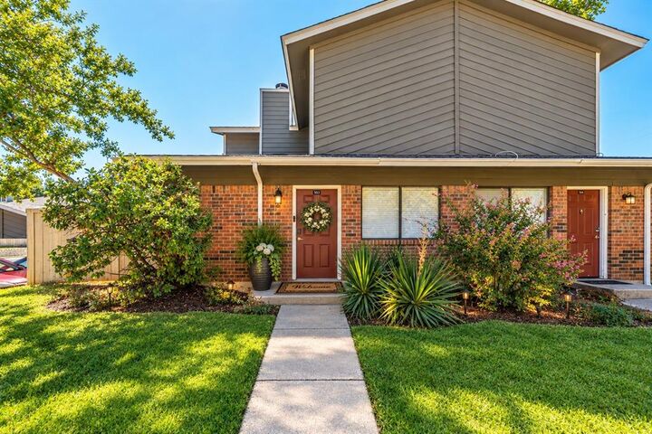 Property Photo:  1122 Millview Drive 1503  TX 76012 