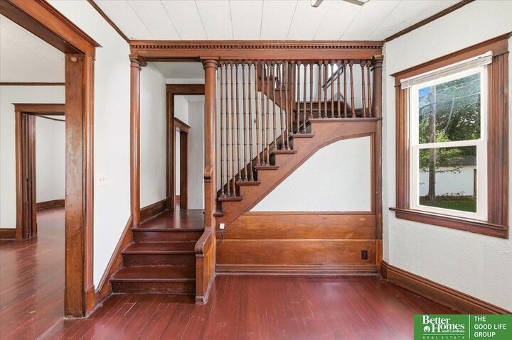 Property Photo: 1512 N 40 Street NE 68111