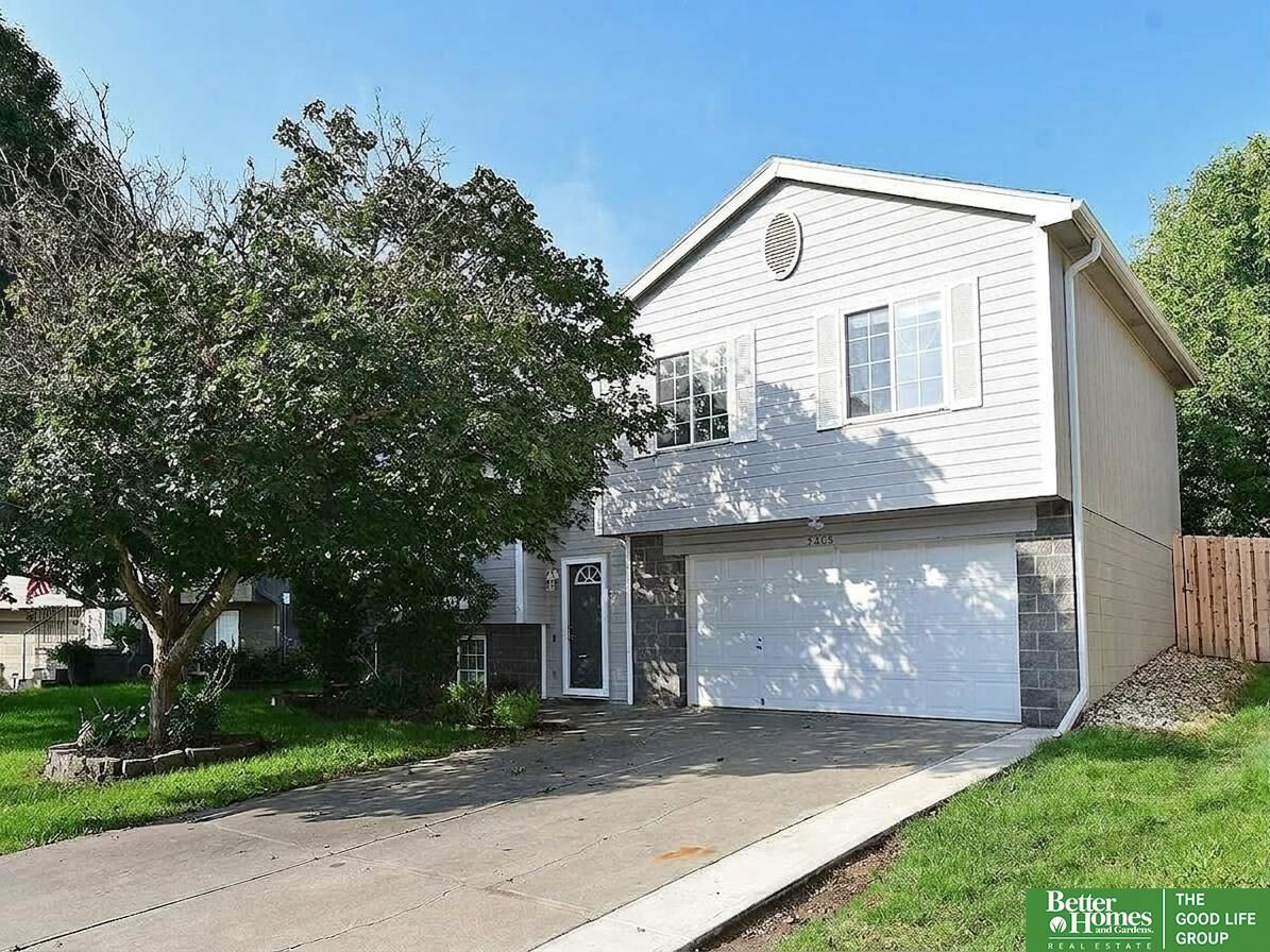 Property Photo: 5408 S 190 Terrace NE 68135