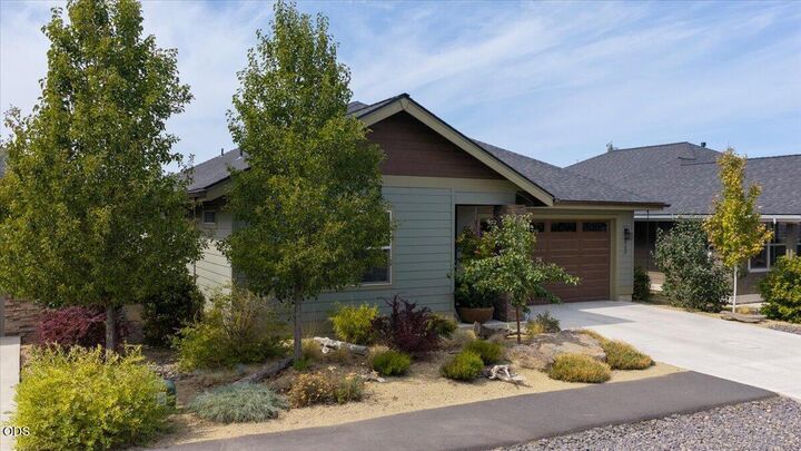 Property Photo:  2703 NW 25th Street  OR 97756 