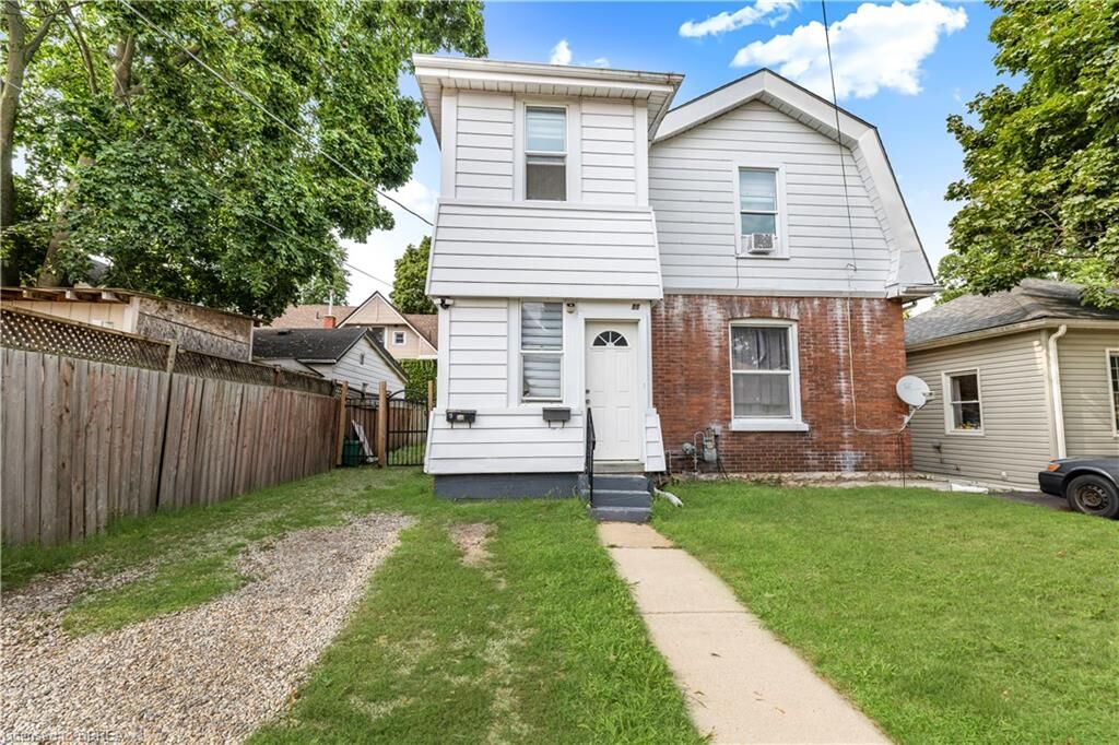Property Photo:  86 Victoria Street  ON N3S 3K6 
