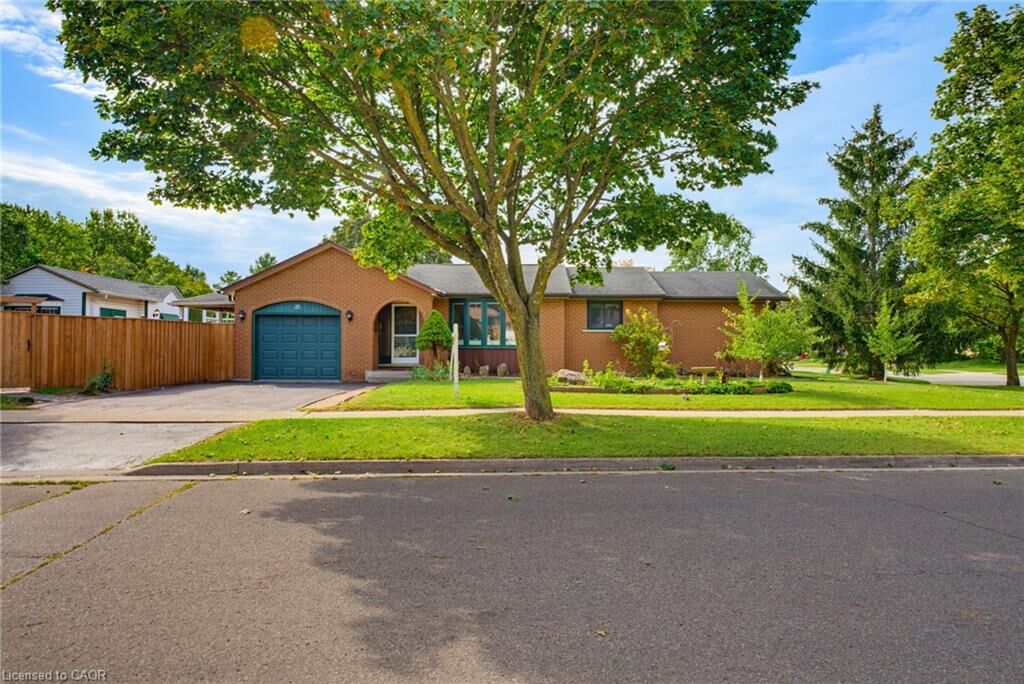 Property Photo:  35 Windy Ridge Drive  ON N2P 1R9 