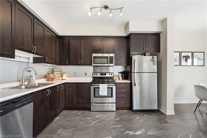 Property Photo:  43 Kerman Avenue 8  ON L3M 0G2 