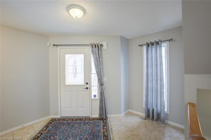 Property Photo:  11 Kroeger Crescent  ON N3C 4J7 