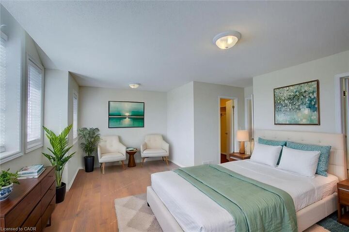 Property Photo:  11 Kroeger Crescent  ON N3C 4J7 