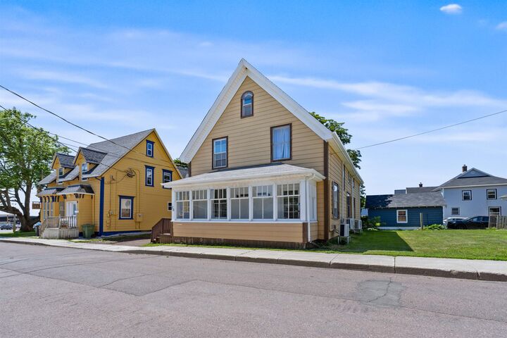 Property Photo:  26 Cedar Street  PE C1N 3P4 