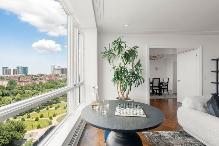 Property Photo:  2 Commonwealth Avenue 15E/F  MA 02116 