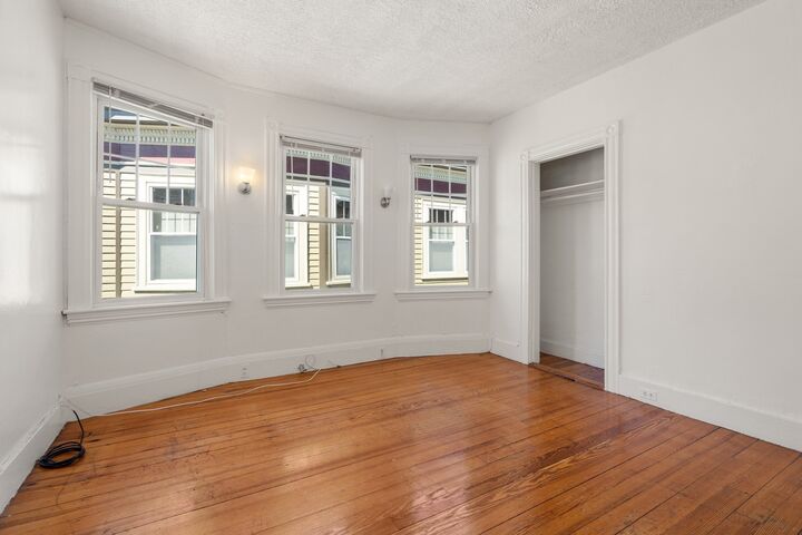 Property Photo:  83 Francis St 5  MA 02446 