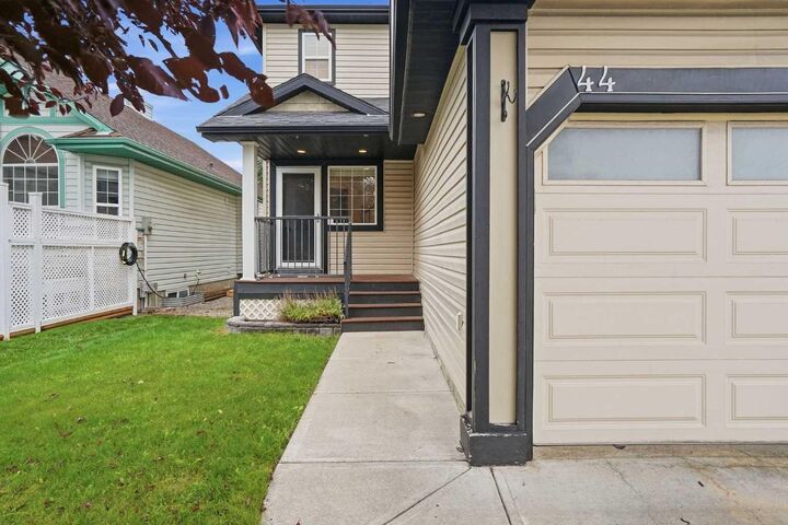 Property Photo:  44 Bridlewood Road SW  AB T2Y 3P8 