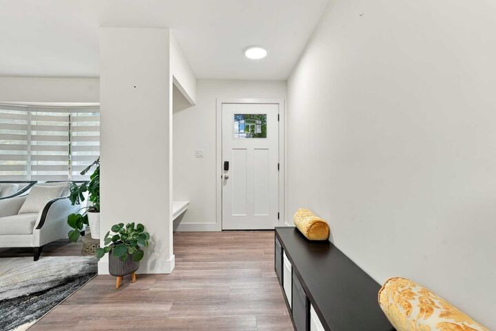 Property Photo:  137 Lissington Drive SW  AB T3E 5E4 