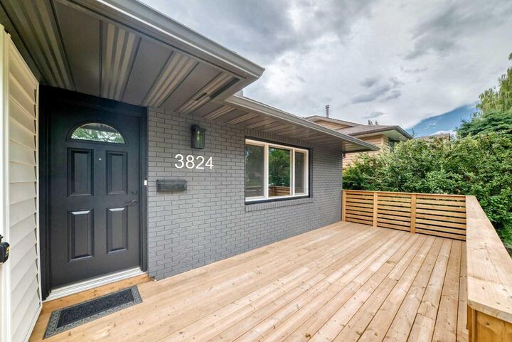 Property Photo:  3824 Brooklyn Crescent NW  AB T2L 1H2 