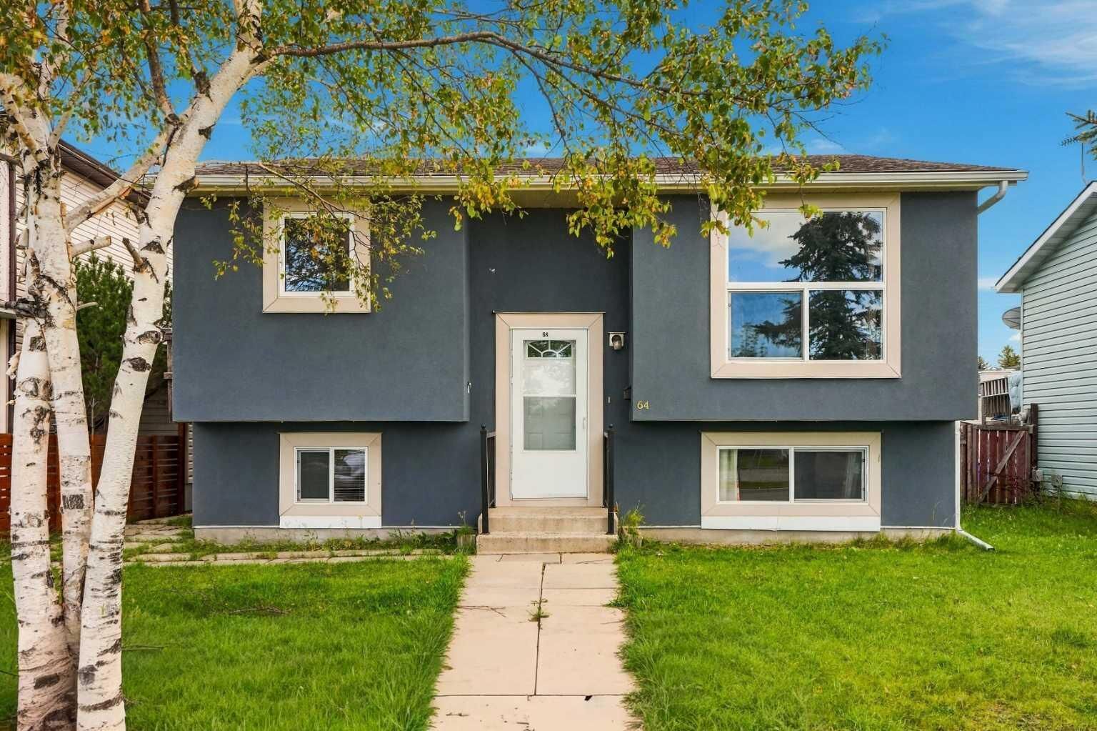 Property Photo:  64 Castlebrook Rise NE  AB T3J 1R5 