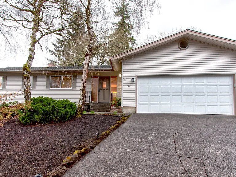 Property Photo:  605 NW 98th St  WA 98665 