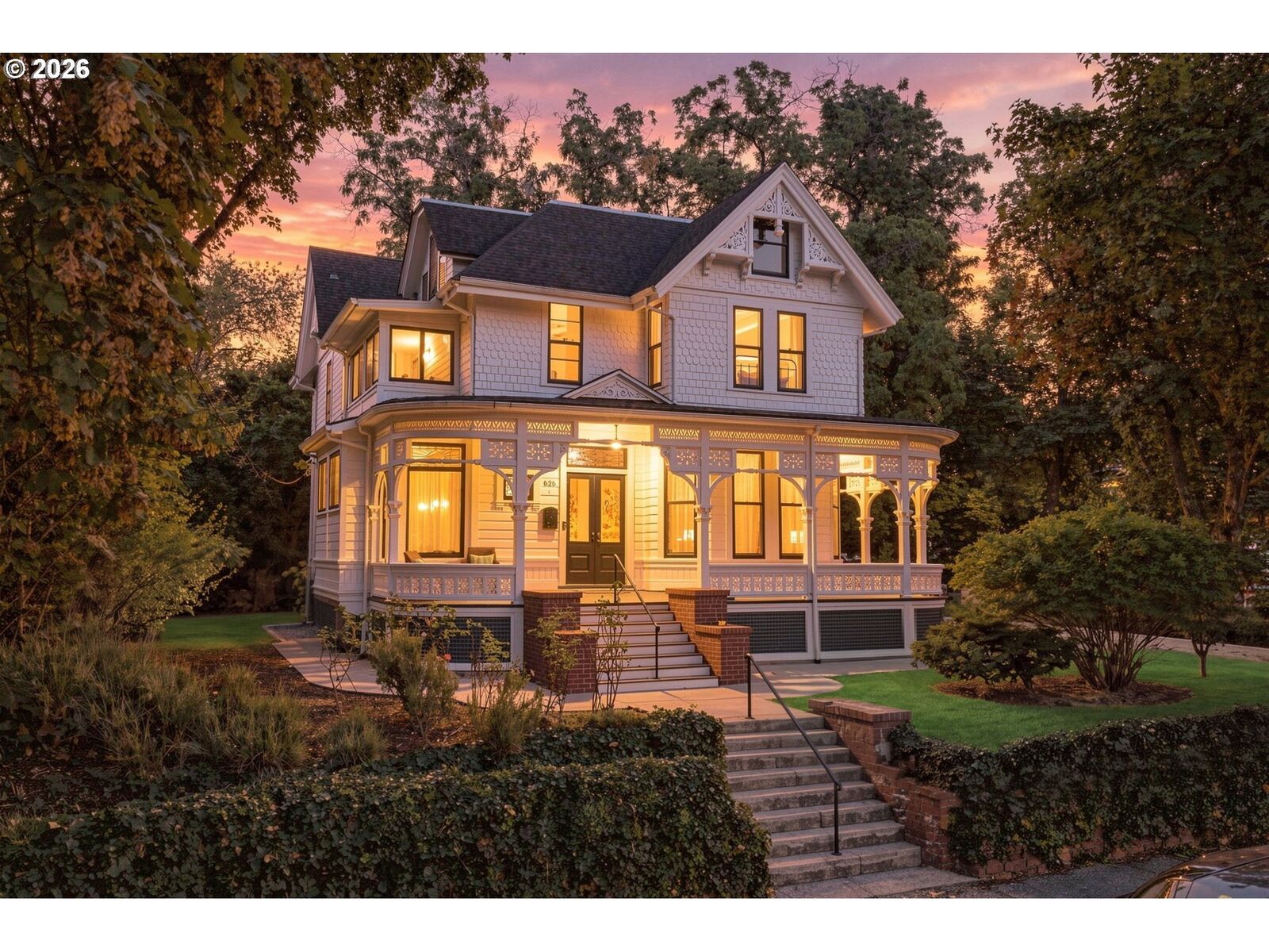Property Photo:  626 SE 16th Ave  OR 97214 
