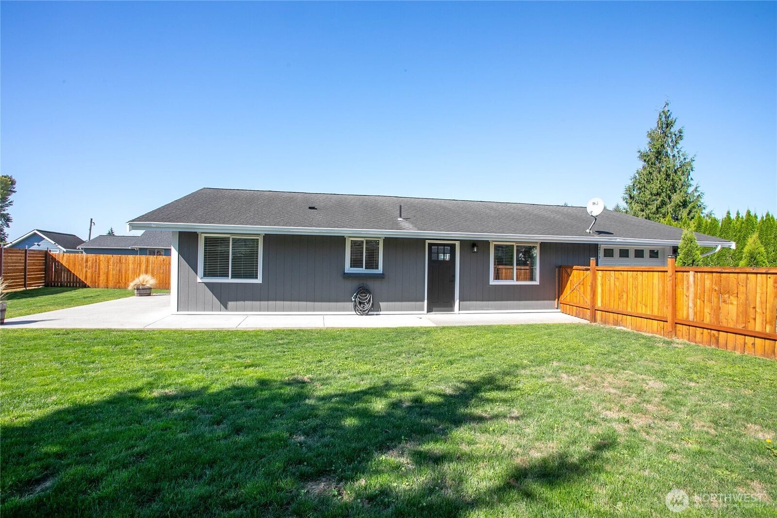 Property Photo:  213  Noble Street  WA 98295 
