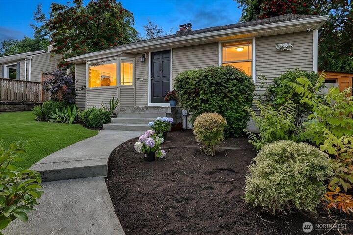 Property Photo: 3243 22nd Avenue W WA 98199