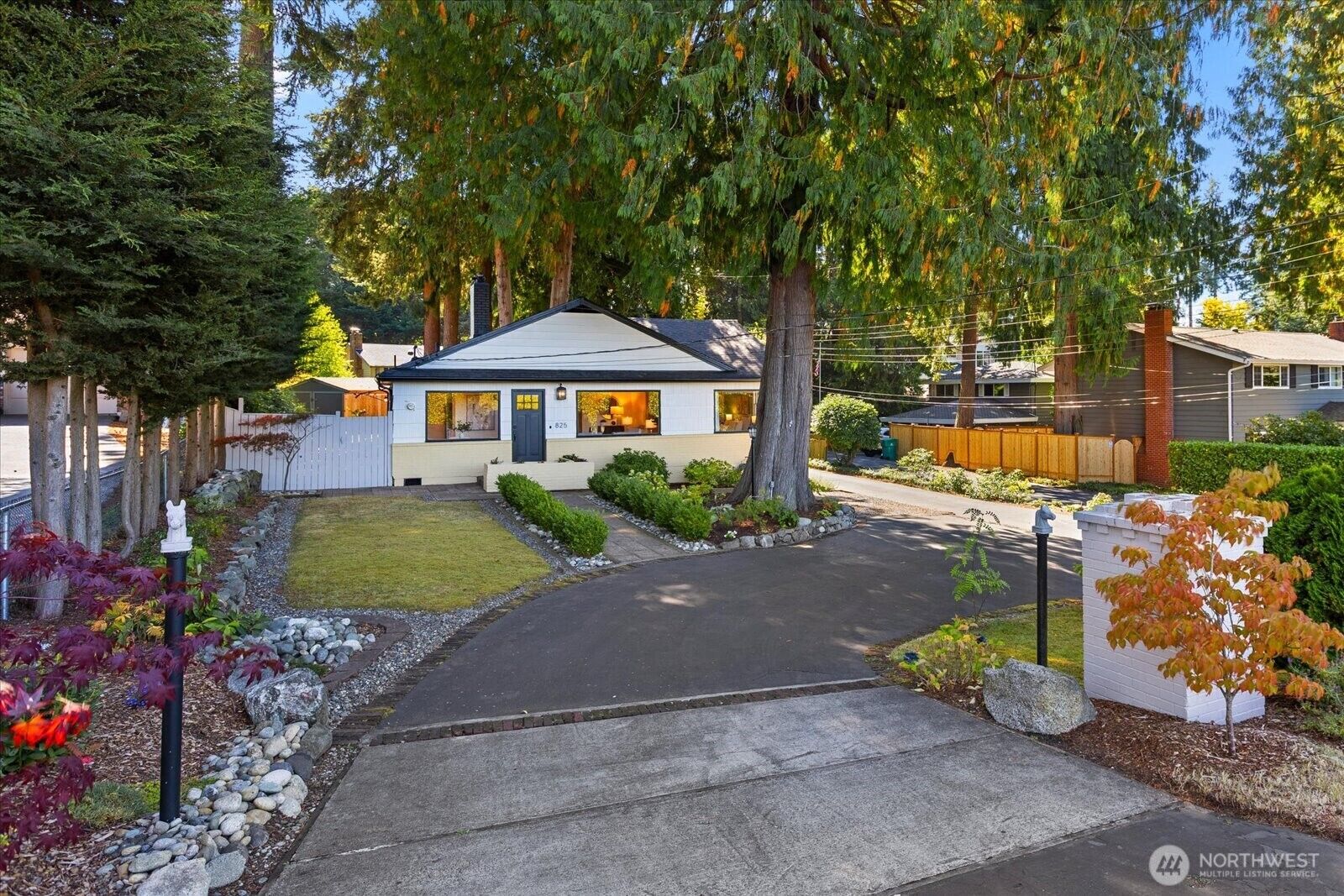 Property Photo:  825 NW 180th Street  WA 98177 