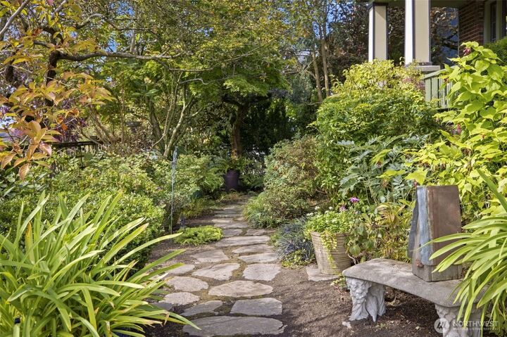 Property Photo: 6545 Fauntleroy Way SW WA 98136