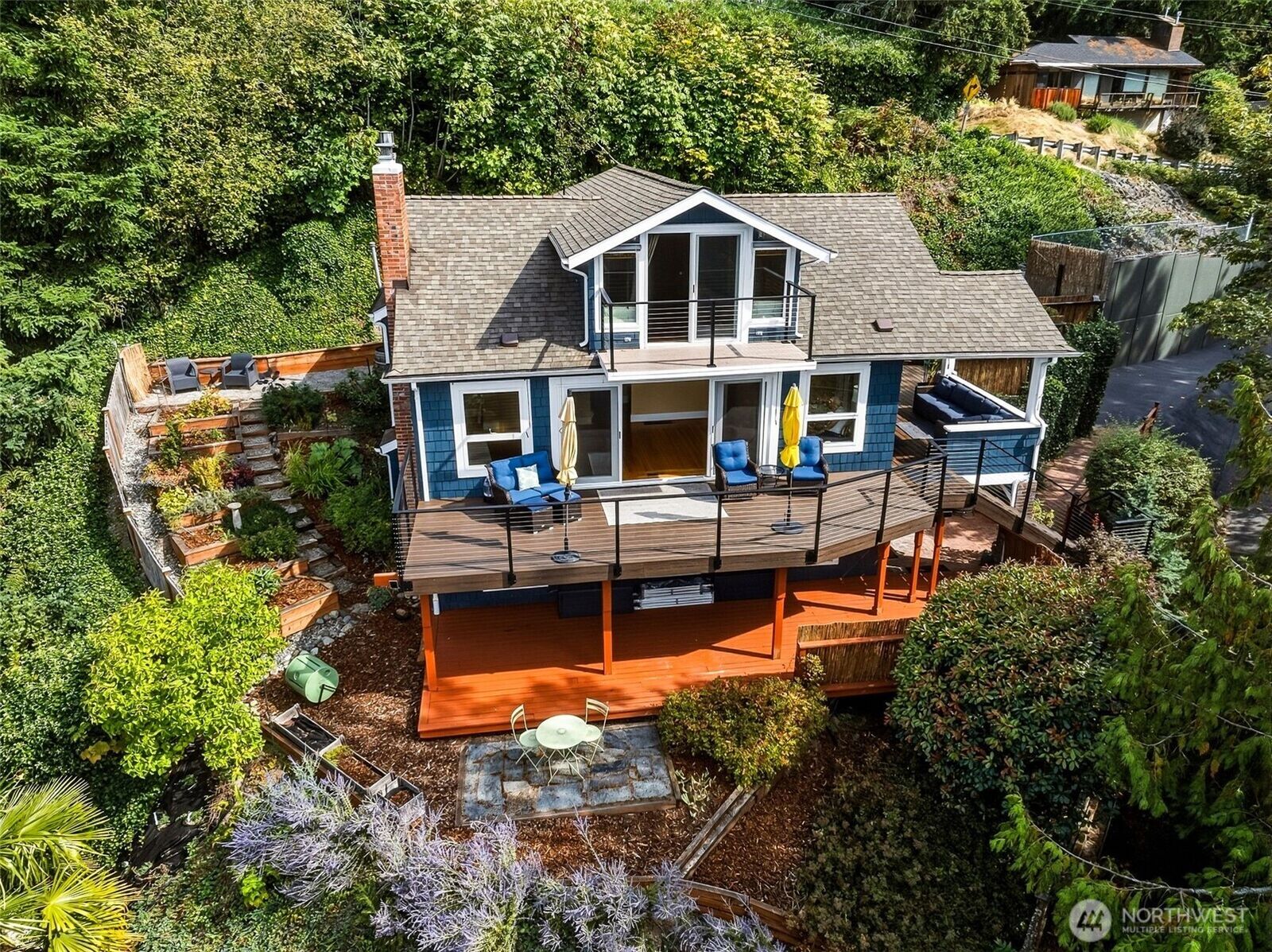 Property Photo: 2704 SW 152nd Place WA 98166