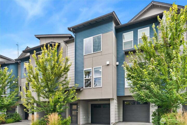 Property Photo:  15113  40th Avenue W C6  WA 98087 