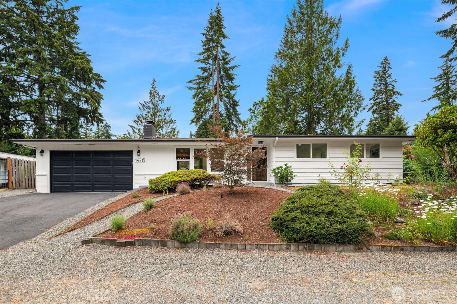 Property Photo: 14213 143rd Avenue SE WA 98059
