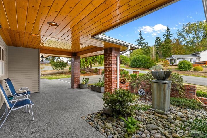 Property Photo: 27630 84th Drive NW WA 98292