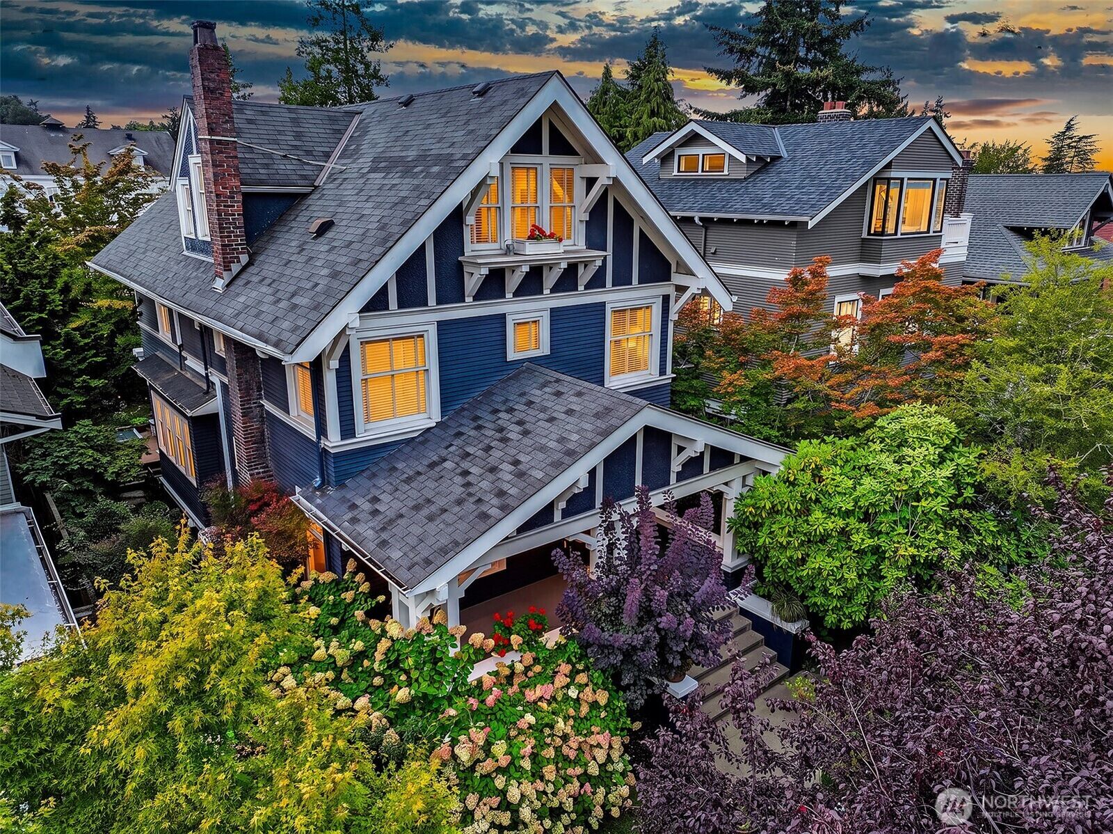 Property Photo: 1239 20th Avenue E WA 98112