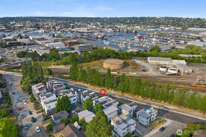 Property Photo: 3817 Gilman Avenue W WA 98199