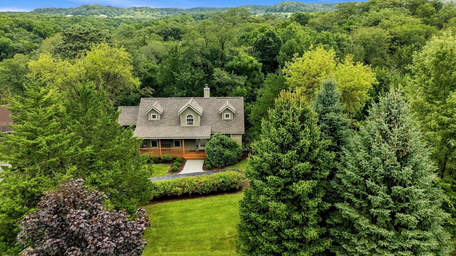 Property Photo: 13 Washburne Lane IL 61036