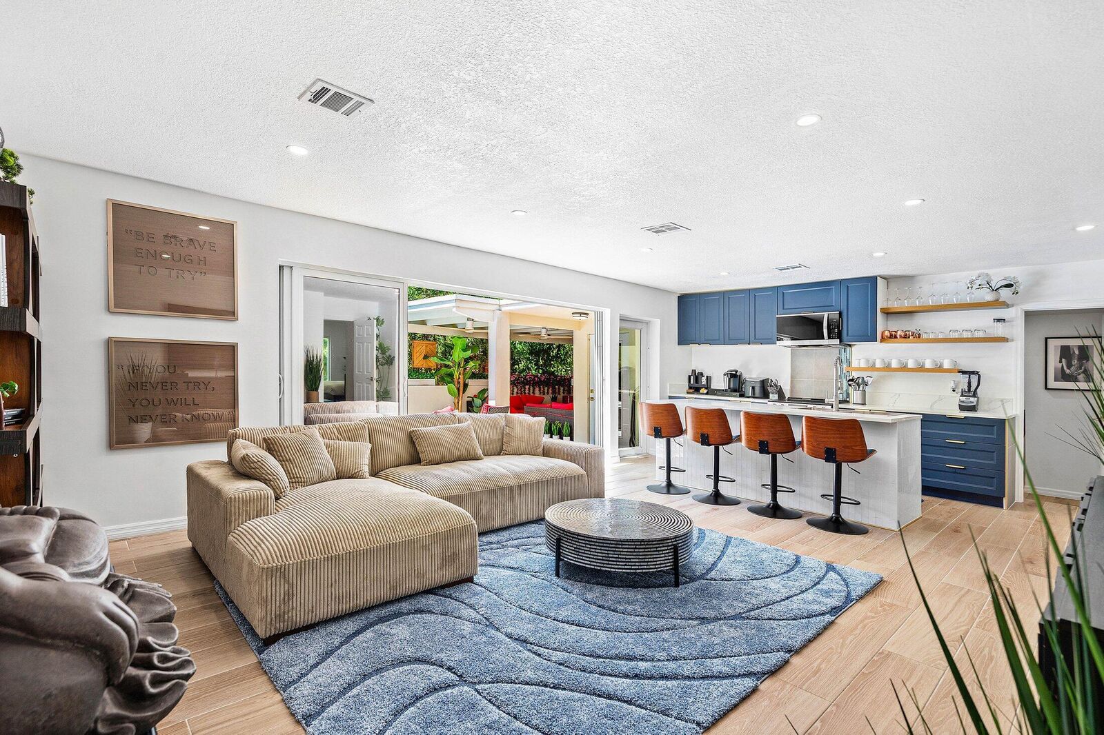 Property Photo: 2041 NE 30th Street FL 33306