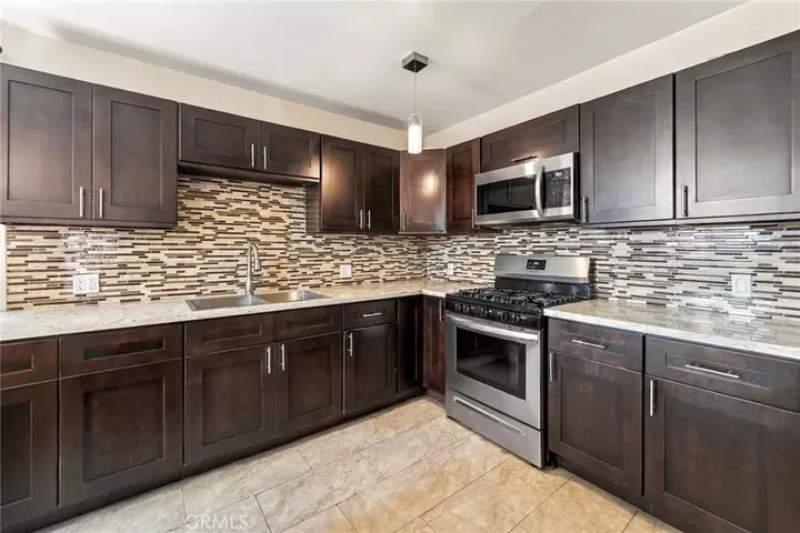 Property Photo:  215 E 76 Place  CA 90003 
