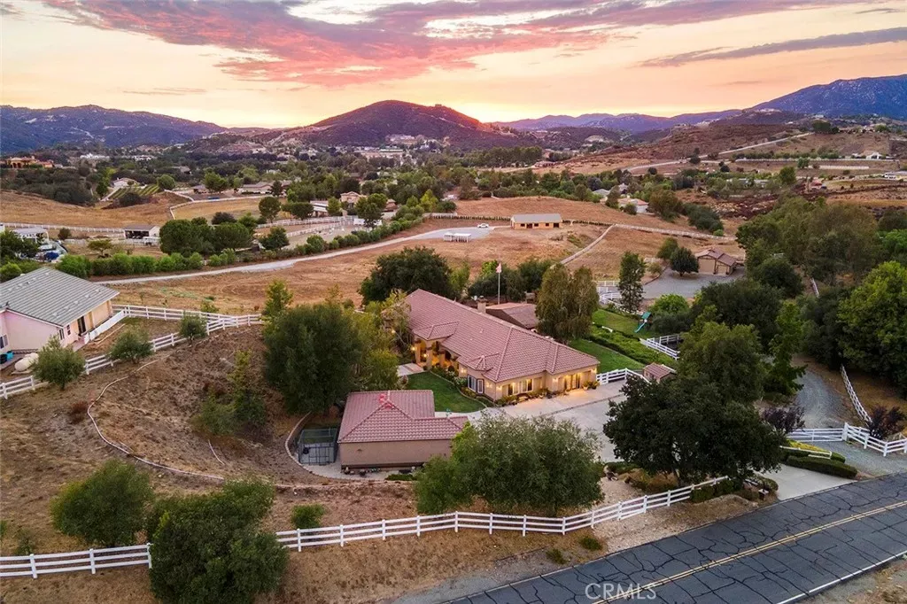 Property Photo:  39985 Calle De Suenos  CA 92562 