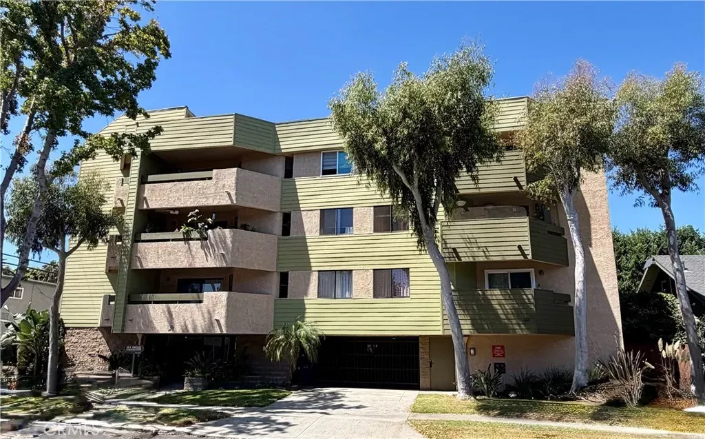 Property Photo:  275 Esperanza  CA 90802 