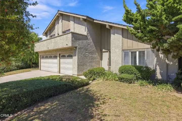 Property Photo: 1122 Casitas Court CA 93004