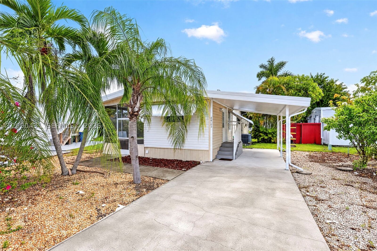 Property Photo:  2903 Harbor Ln  FL 33312 