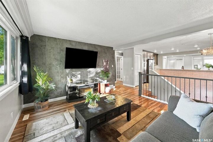 Property Photo:  134 Ross Crescent  SK S7L 4B3 