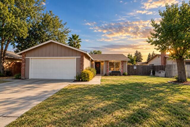 Property Photo:  4625 W Paradise Avenue  CA 93277 