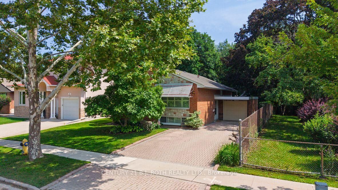 Property Photo:  109 Wincott Drive  ON M9R 2P5 
