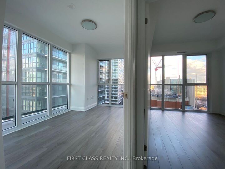 Property Photo:  77 Mutual Street 1809  ON M5B 0B9 