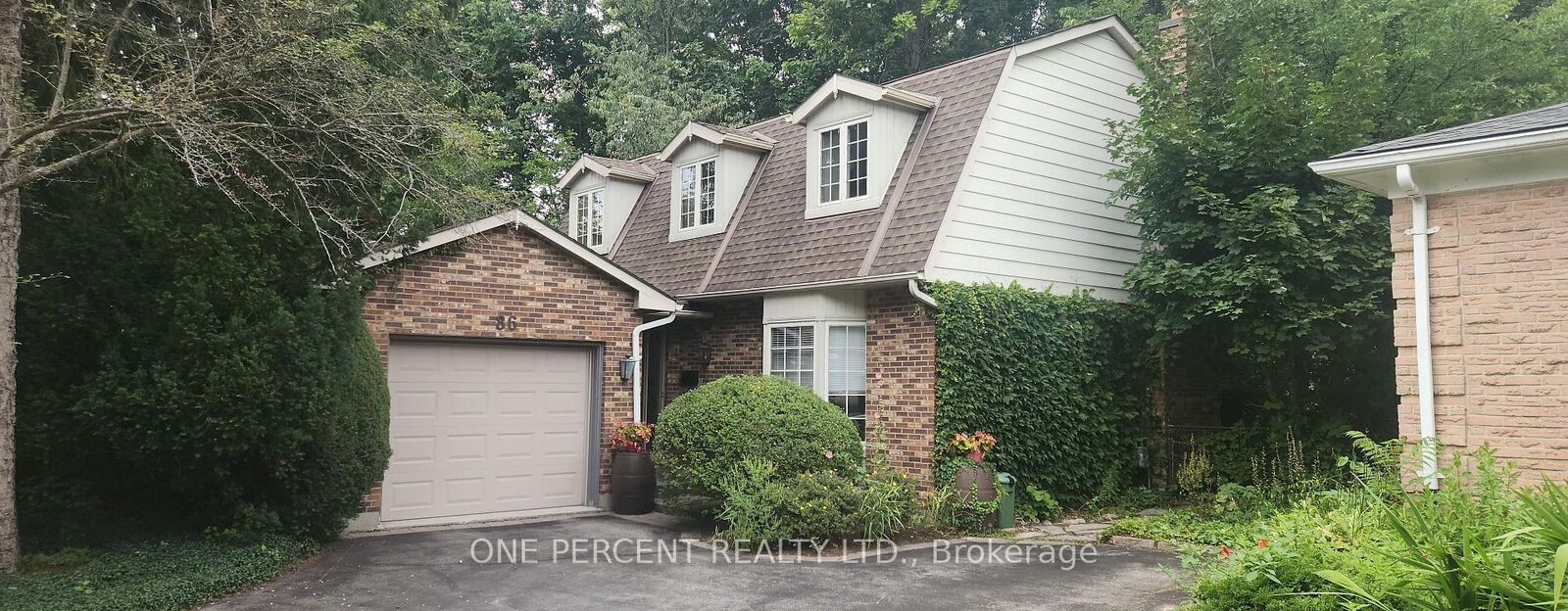 Property Photo: 86 Haliburton Road ON N6K 3C4