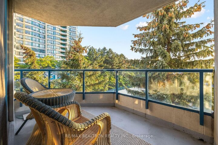 Property Photo:  7300 Yonge Street 510  ON L4J 7Y5 