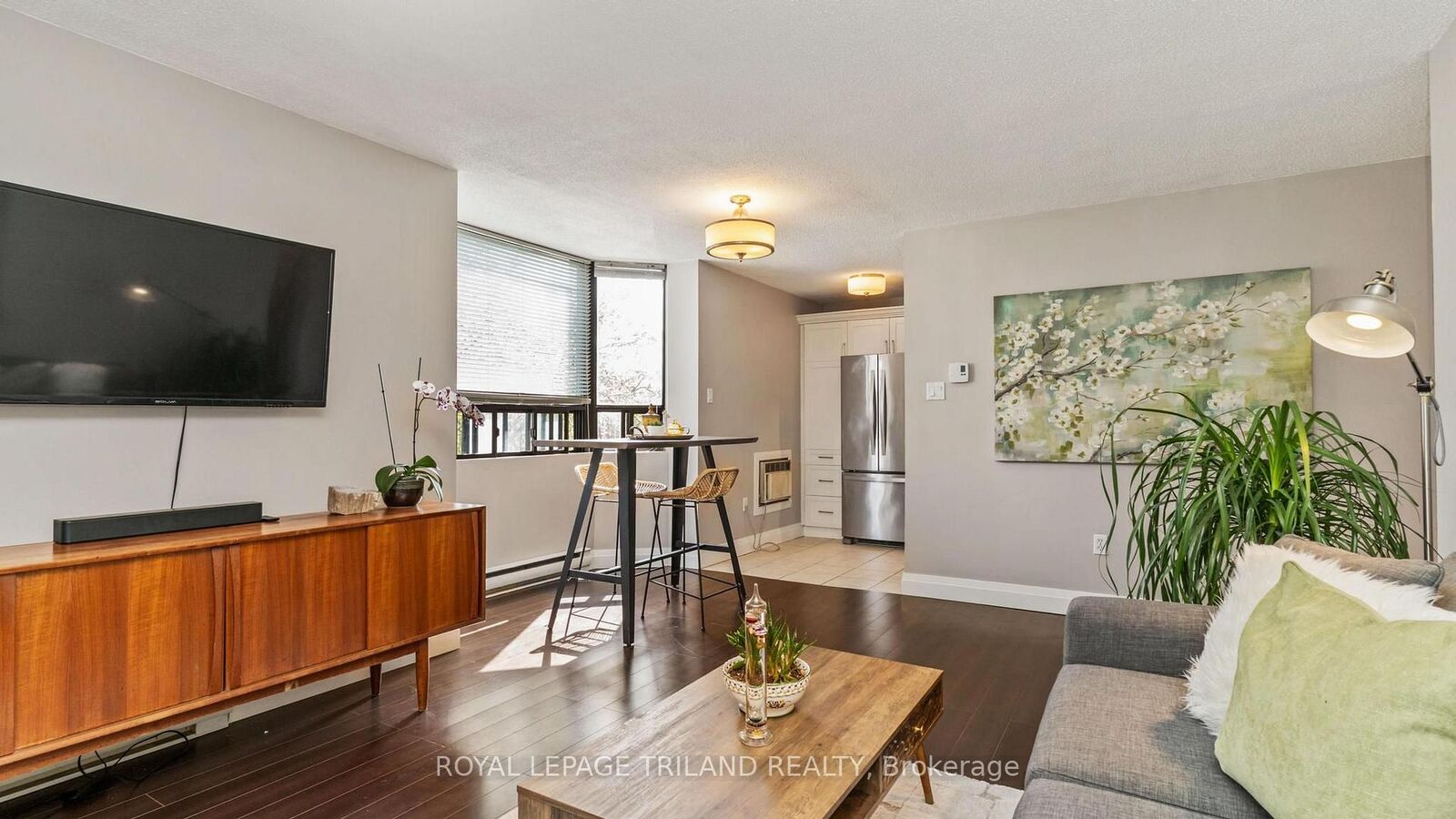 Property Photo:  75 Huxley Street 301  ON N6J 4W7 