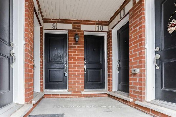 Property Photo:  2579 Sixth Line 10  ON L6H 0H7 