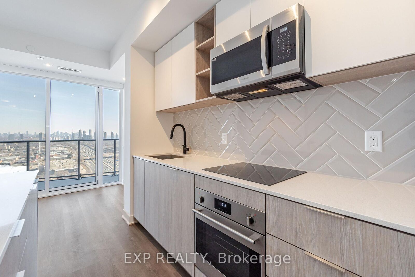 Property Photo: 36 Zorra Street 1805 ON M8Z 4Z7