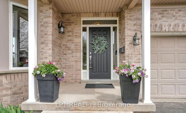 Property Photo:  32 Apple Ridge Drive W  ON N2P 2S2 