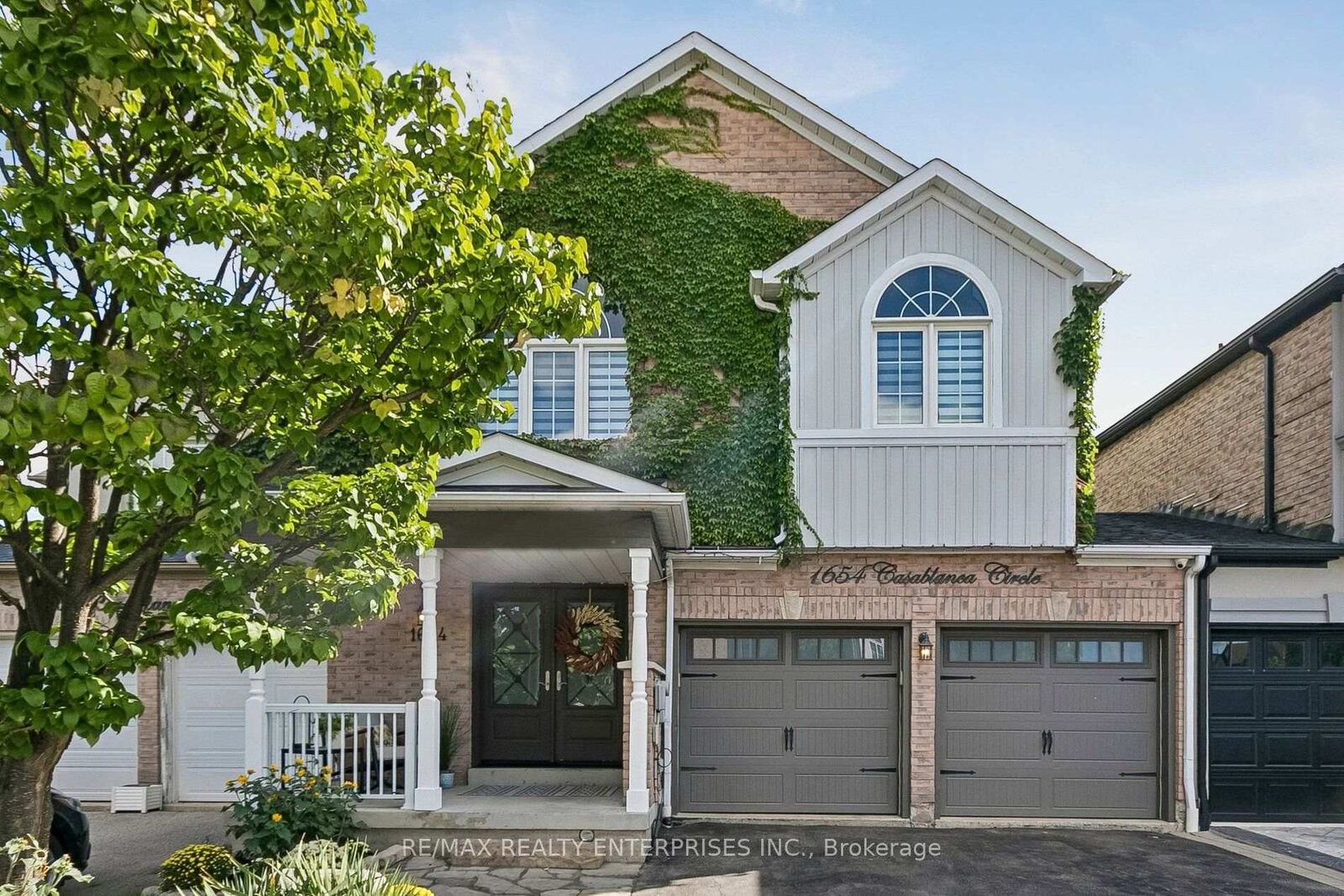 Property Photo:  1654 Casablanca Circle  ON L5N 8G2 