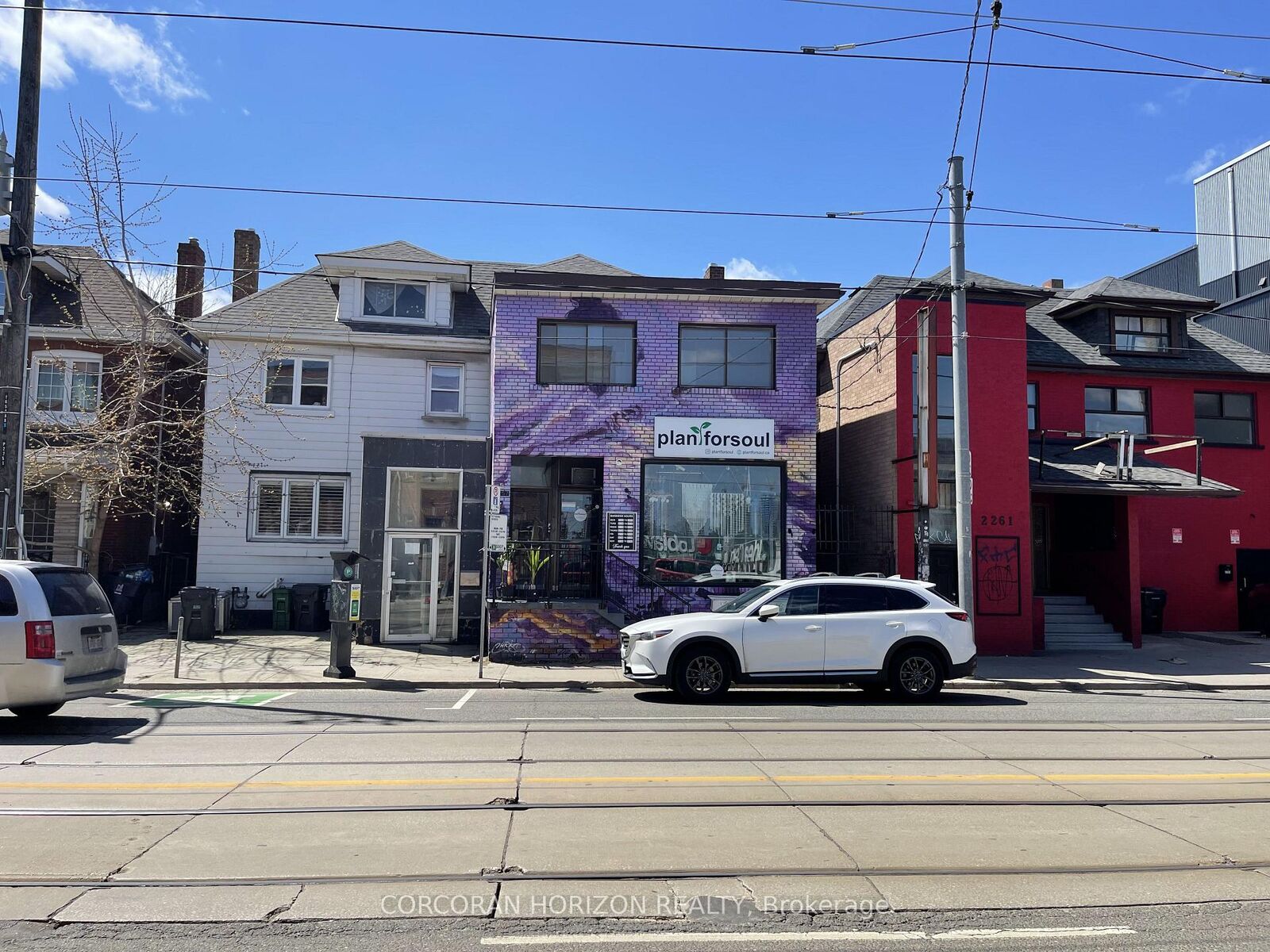 Property Photo:  2257 Dundas Street W 3  ON M6R 1X6 