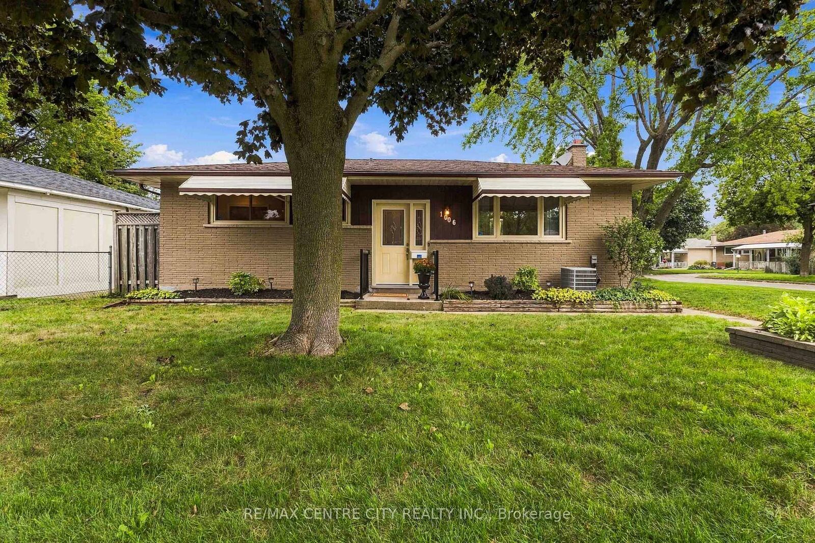Property Photo:  1006 Apache Road  ON N5V 2V8 